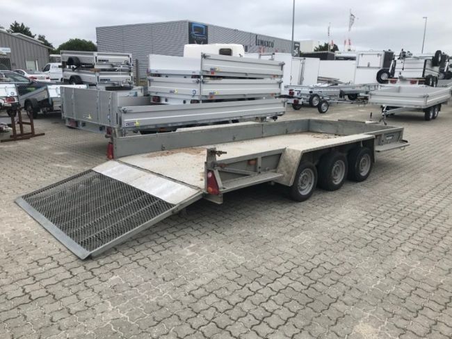 Trekantens Trailercenter