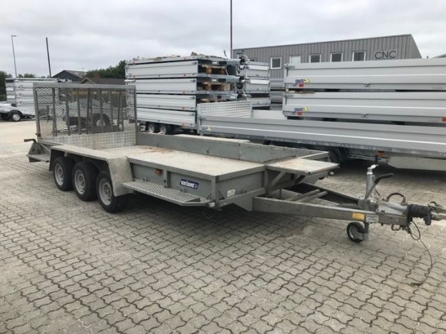 Trekantens Trailercenter