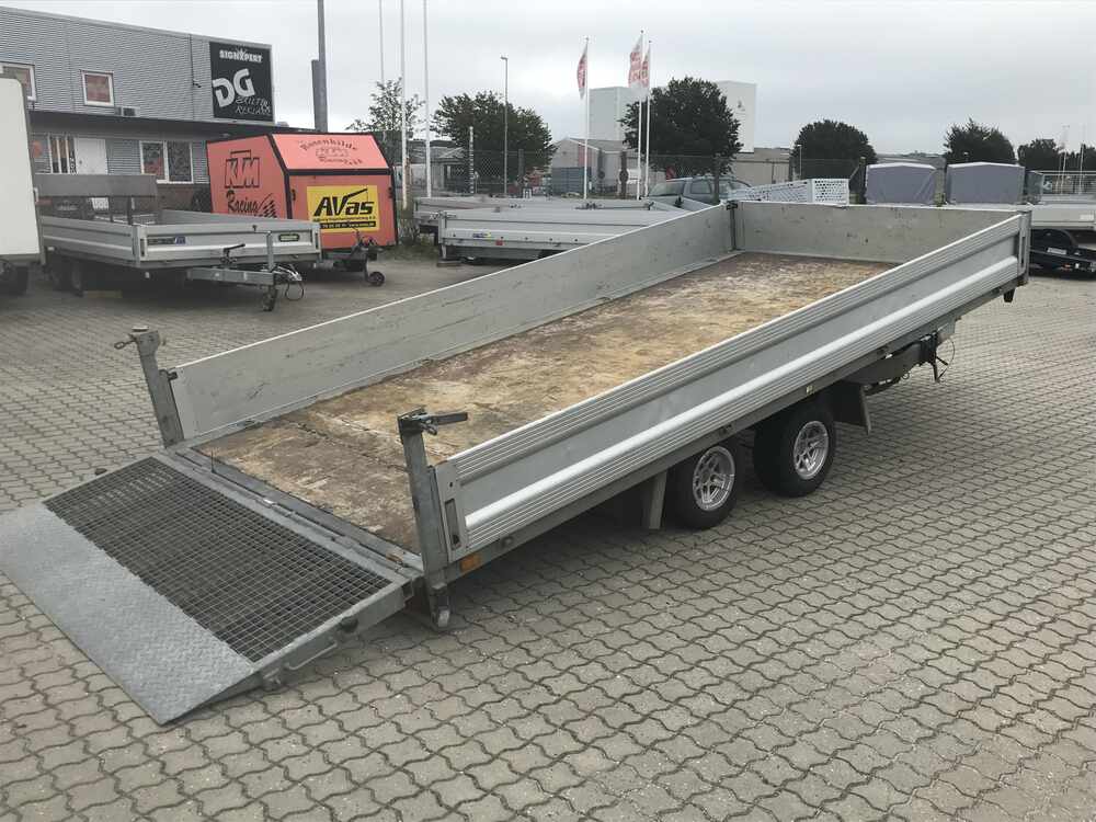 Trekantens Trailercenter